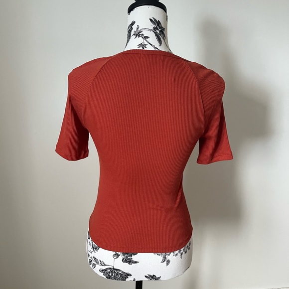 NWT 🏷️ J. Crew scoop-neck shirt - Picture 2 of 3